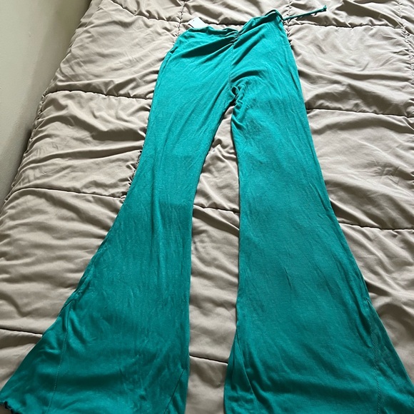 Out from Under Knit Pants - Picture 4 of 6